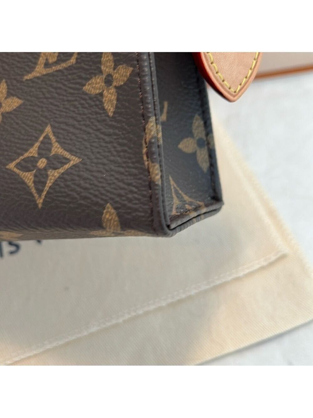 Louis Vuitton Monogram Toiletry 15 - Picture 6 of 13